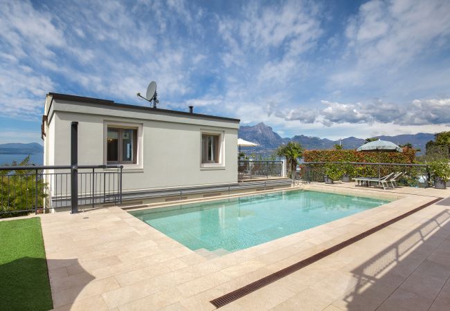 Appartamento a Torri del Benaco - Casa al Lago - 4 posti piscina condivisa in Torri del Benaco Appartamento a Torri del Benaco - Casa al Lago - 4 posti piscina condivisa in Torri del Benaco