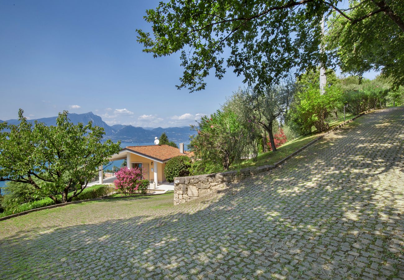 Villa a Torri del Benaco - Villa Sybille - 8 posti piscina in Torri del Benaco Villa a Torri del Benaco - Villa Sybille - 8 posti piscina in Torri del Benaco