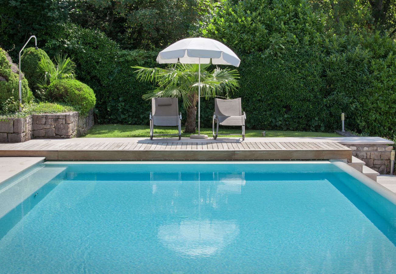 Villa a Torri del Benaco - Villa Sybille - 8 posti piscina in Torri del Benaco Villa a Torri del Benaco - Villa Sybille - 8 posti piscina in Torri del Benaco