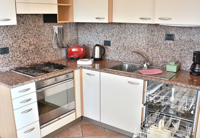 Appartamento a Costermano - Casa Montegolo - 2+2 posti letto con piscina e vista lago a Costermano sul Garda Appartamento a Costermano - Casa Montegolo - 2+2 posti letto con piscina e vista lago a Costermano sul Garda