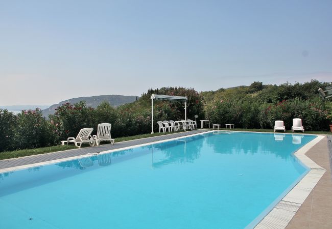 Appartamento a Costermano - Casa Montegolo - 2+2 posti letto con piscina e vista lago a Costermano sul Garda Appartamento a Costermano - Casa Montegolo - 2+2 posti letto con piscina e vista lago a Costermano sul Garda