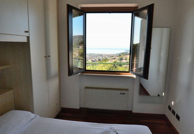 Appartamento a Costermano - Casa Montegolo - 2+2 posti letto con piscina e vista lago a Costermano sul Garda Appartamento a Costermano - Casa Montegolo - 2+2 posti letto con piscina e vista lago a Costermano sul Garda