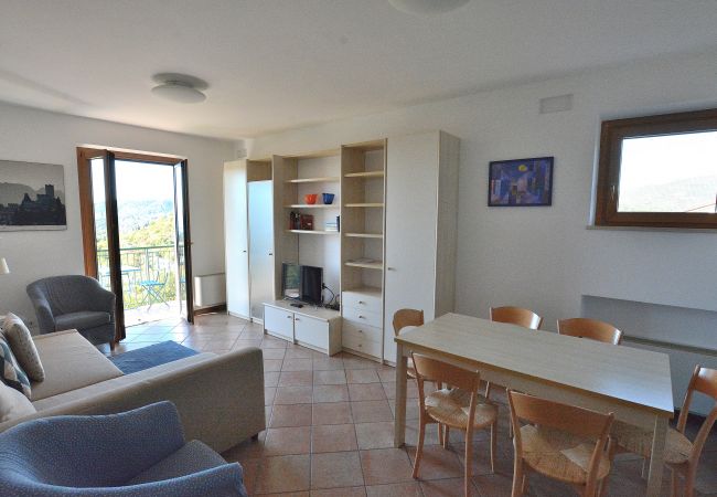 Appartamento a Costermano - Casa Montegolo - 2+2 posti letto con piscina e vista lago a Costermano sul Garda Appartamento a Costermano - Casa Montegolo - 2+2 posti letto con piscina e vista lago a Costermano sul Garda
