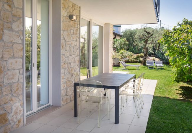 Villa a Bardolino - Villa Lisi - 8 posti letto, in residence con piscina a Bardolino Villa a Bardolino - Villa Lisi - 8 posti letto, in residence con piscina a Bardolino