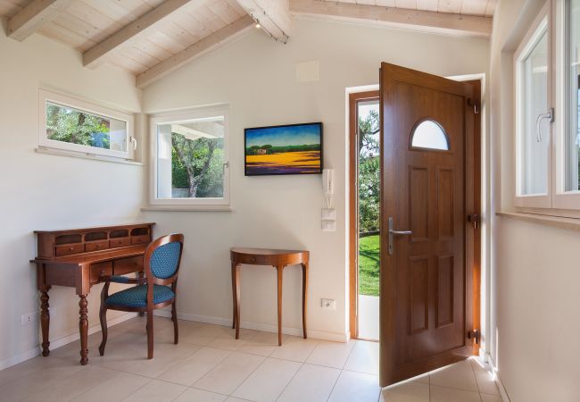 Villa a Bardolino - Villa Lisi - 8 posti letto, in residence con piscina a Bardolino Villa a Bardolino - Villa Lisi - 8 posti letto, in residence con piscina a Bardolino