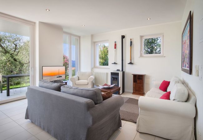 Villa a Bardolino - Villa Lisi - 8 posti letto, in residence con piscina a Bardolino Villa a Bardolino - Villa Lisi - 8 posti letto, in residence con piscina a Bardolino