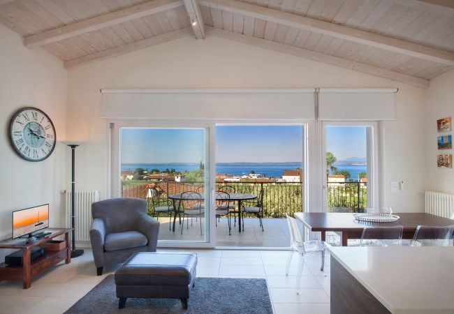 Villa a Bardolino - Villa Lisi - 8 posti letto, in residence con piscina a Bardolino Villa a Bardolino - Villa Lisi - 8 posti letto, in residence con piscina a Bardolino