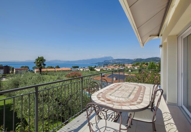 Villa a Bardolino - Villa Lisi - 8 posti letto, in residence con piscina a Bardolino Villa a Bardolino - Villa Lisi - 8 posti letto, in residence con piscina a Bardolino