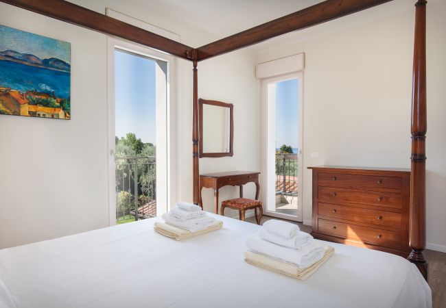 Villa a Bardolino - Villa Lisi - 8 posti letto, in residence con piscina a Bardolino Villa a Bardolino - Villa Lisi - 8 posti letto, in residence con piscina a Bardolino