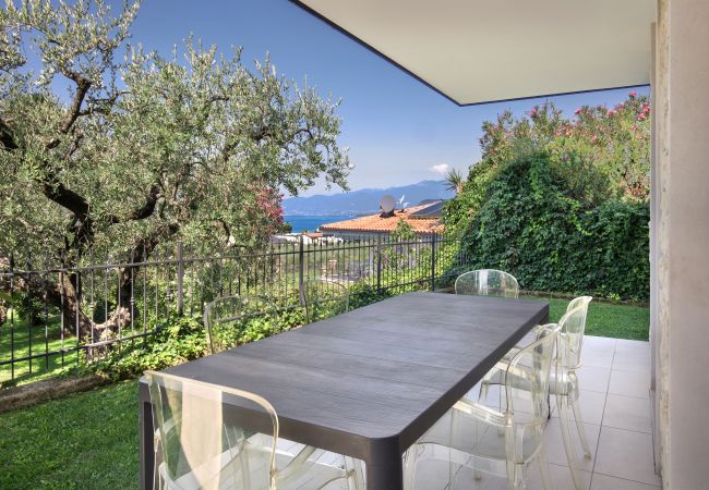 Villa a Bardolino - Villa Lisi - 8 posti letto, in residence con piscina a Bardolino Villa a Bardolino - Villa Lisi - 8 posti letto, in residence con piscina a Bardolino