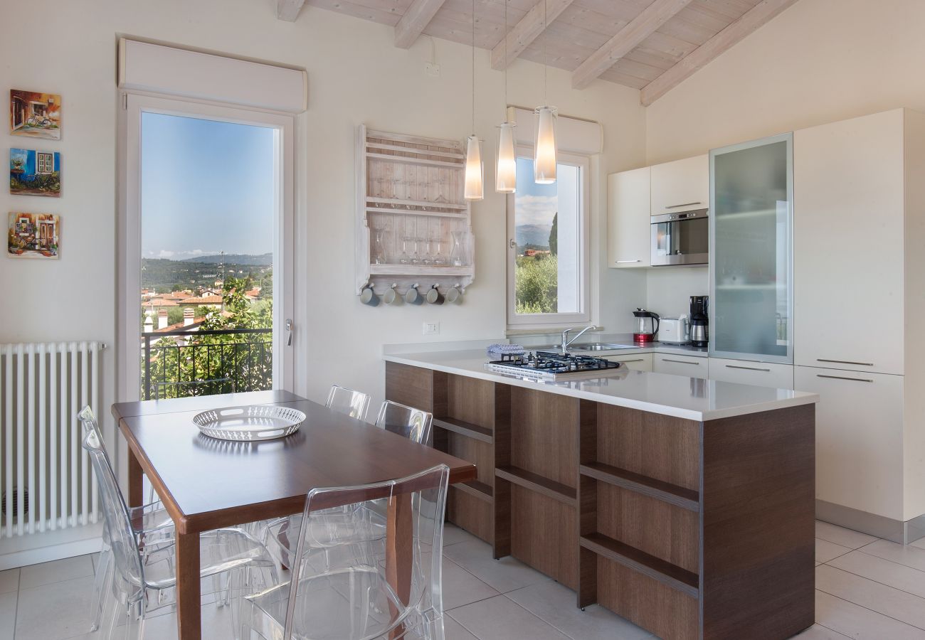 Villa a Bardolino - Villa Lisi - 8 posti letto, in residence con piscina a Bardolino Villa a Bardolino - Villa Lisi - 8 posti letto, in residence con piscina a Bardolino