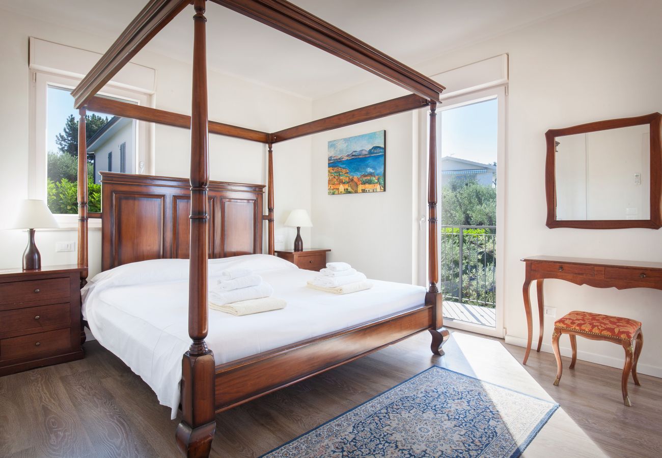 Villa a Bardolino - Villa Lisi - 8 posti letto, in residence con piscina a Bardolino Villa a Bardolino - Villa Lisi - 8 posti letto, in residence con piscina a Bardolino