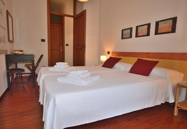 Villa a Torri del Benaco - Villa Retrò alle Rossone- 7 posti letto con vista lago a Torri del Benaco Villa a Torri del Benaco - Villa Retrò alle Rossone- 7 posti letto con vista lago a Torri del Benaco