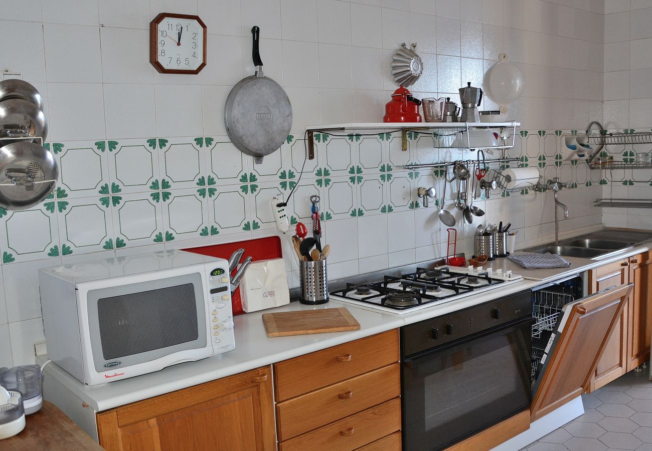 Villa a Torri del Benaco - Villa Retrò alle Rossone- 7 posti letto con vista lago a Torri del Benaco Villa a Torri del Benaco - Villa Retrò alle Rossone- 7 posti letto con vista lago a Torri del Benaco