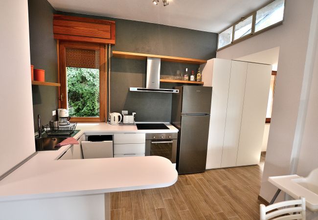 Appartamento a Malcesine - Apartment Candor - 4 posti letto in residence con piscina a Cassone di Malcesine4 Appartamento a Malcesine - Apartment Candor - 4 posti letto in residence con piscina a Cassone di Malcesine4