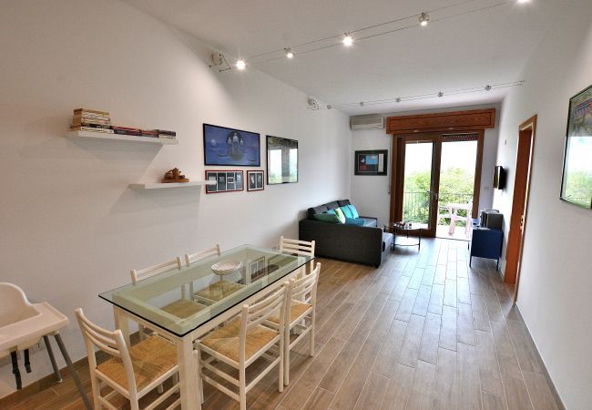 Appartamento a Malcesine - Apartment Candor - 4 posti letto in residence con piscina a Cassone di Malcesine4 Appartamento a Malcesine - Apartment Candor - 4 posti letto in residence con piscina a Cassone di Malcesine4