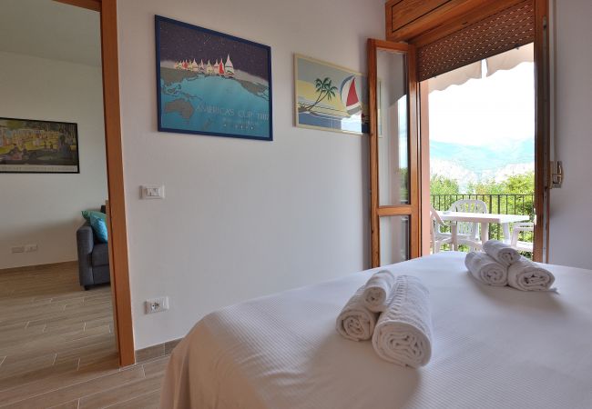 Appartamento a Malcesine - Apartment Candor - 4 posti letto in residence con piscina a Cassone di Malcesine4 Appartamento a Malcesine - Apartment Candor - 4 posti letto in residence con piscina a Cassone di Malcesine4