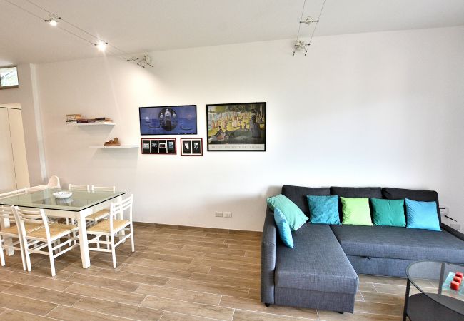 Appartamento a Malcesine - Apartment Candor - 4 posti letto in residence con piscina a Cassone di Malcesine4 Appartamento a Malcesine - Apartment Candor - 4 posti letto in residence con piscina a Cassone di Malcesine4