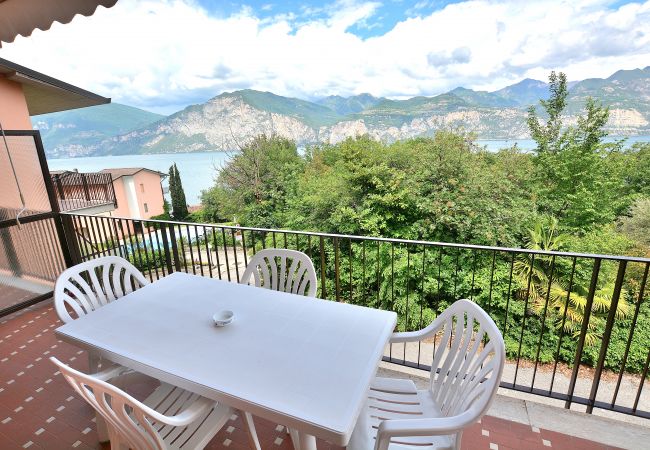 Appartamento a Malcesine - Apartment Candor - 4 posti letto in residence con piscina a Cassone di Malcesine4 Appartamento a Malcesine - Apartment Candor - 4 posti letto in residence con piscina a Cassone di Malcesine4
