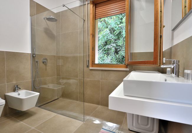 Appartamento a Malcesine - Apartment Candor - 4 posti letto in residence con piscina a Cassone di Malcesine4 Appartamento a Malcesine - Apartment Candor - 4 posti letto in residence con piscina a Cassone di Malcesine4