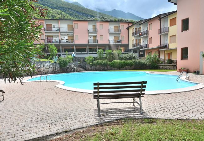 Appartamento a Malcesine - Apartment Candor - 4 posti letto in residence con piscina a Cassone di Malcesine4 Appartamento a Malcesine - Apartment Candor - 4 posti letto in residence con piscina a Cassone di Malcesine4