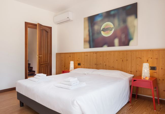 Villa a Torri del Benaco - Villa Carducci - 6 posti letto, con giardino a Pai di Torri del Benaco Villa a Torri del Benaco - Villa Carducci - 6 posti letto, con giardino a Pai di Torri del Benaco