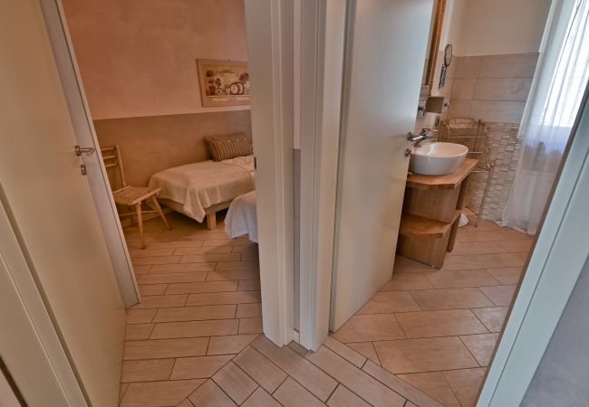 Appartamento a Tignale - Borgo le Vigne, La Vinaccia  con colazione e centro wellness - ONLY ADULTS Appartamento a Tignale - Borgo le Vigne, La Vinaccia  con colazione e centro wellness - ONLY ADULTS