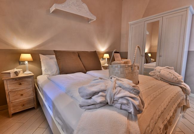 Appartamento a Tignale - Borgo le Vigne, La Vinaccia  con colazione e centro wellness - ONLY ADULTS Appartamento a Tignale - Borgo le Vigne, La Vinaccia  con colazione e centro wellness - ONLY ADULTS