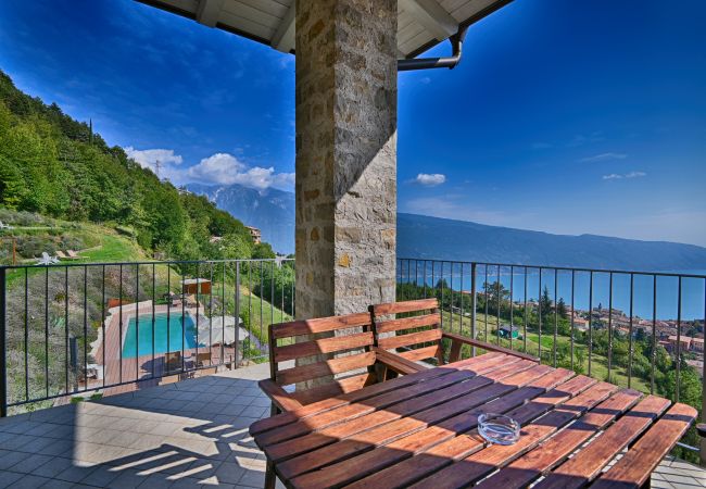 Appartamento a Tignale - Borgo le Vigne, La Vinaccia  con colazione e centro wellness - ONLY ADULTS Appartamento a Tignale - Borgo le Vigne, La Vinaccia  con colazione e centro wellness - ONLY ADULTS