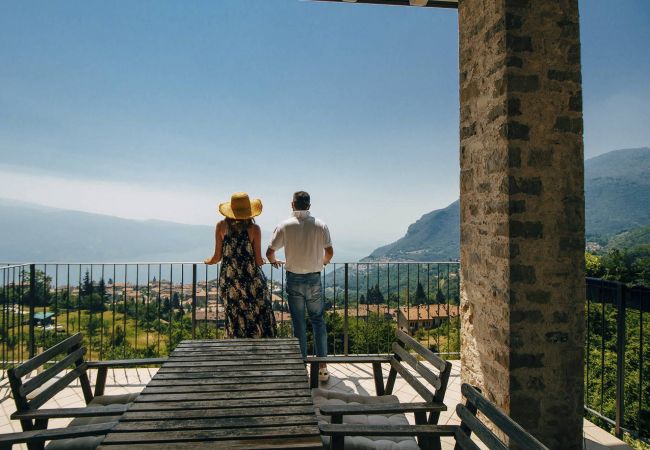 Appartamento a Tignale - Borgo le Vigne, Il Mosto con colazione e centro wellness - ONLY ADULTS Appartamento a Tignale - Borgo le Vigne, Il Mosto con colazione e centro wellness - ONLY ADULTS