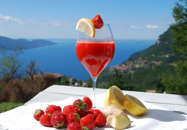 Appartamento a Tignale - Borgo le Vigne, L'Acqua vite con colazione e centro wellness - ONLY ADULTS Appartamento a Tignale - Borgo le Vigne, L'Acqua vite con colazione e centro wellness - ONLY ADULTS
