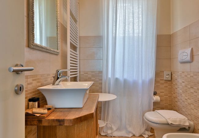 Appartamento a Tignale - Borgo le Vigne, L'Acqua vite con colazione e centro wellness - ONLY ADULTS Appartamento a Tignale - Borgo le Vigne, L'Acqua vite con colazione e centro wellness - ONLY ADULTS