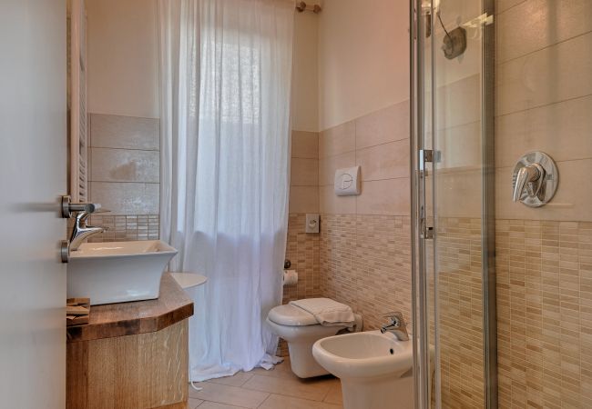 Appartamento a Tignale - Borgo le Vigne, L'Acqua vite con colazione e centro wellness - ONLY ADULTS Appartamento a Tignale - Borgo le Vigne, L'Acqua vite con colazione e centro wellness - ONLY ADULTS