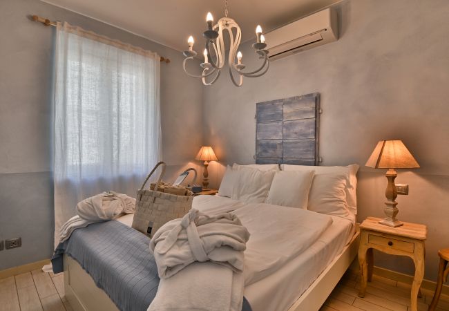 Appartamento a Tignale - Borgo le Vigne, L'Acqua vite con colazione e centro wellness - ONLY ADULTS Appartamento a Tignale - Borgo le Vigne, L'Acqua vite con colazione e centro wellness - ONLY ADULTS