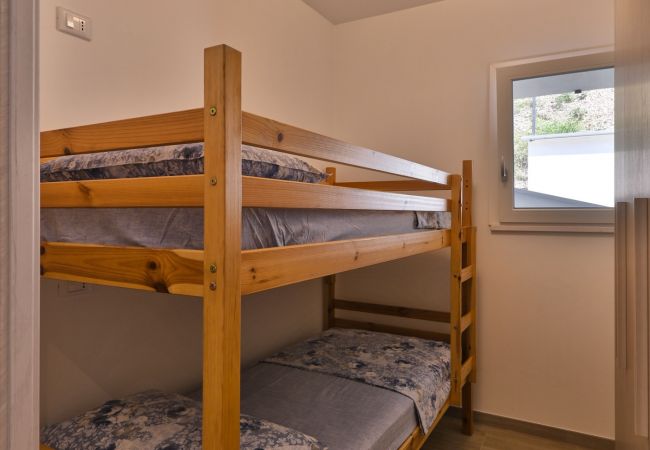 Villa a Tignale - Villa Pineta - Theater Home, con vista lago, stupenda piscina e ideale per famiglie Villa a Tignale - Villa Pineta - Theater Home, con vista lago, stupenda piscina e ideale per famiglie