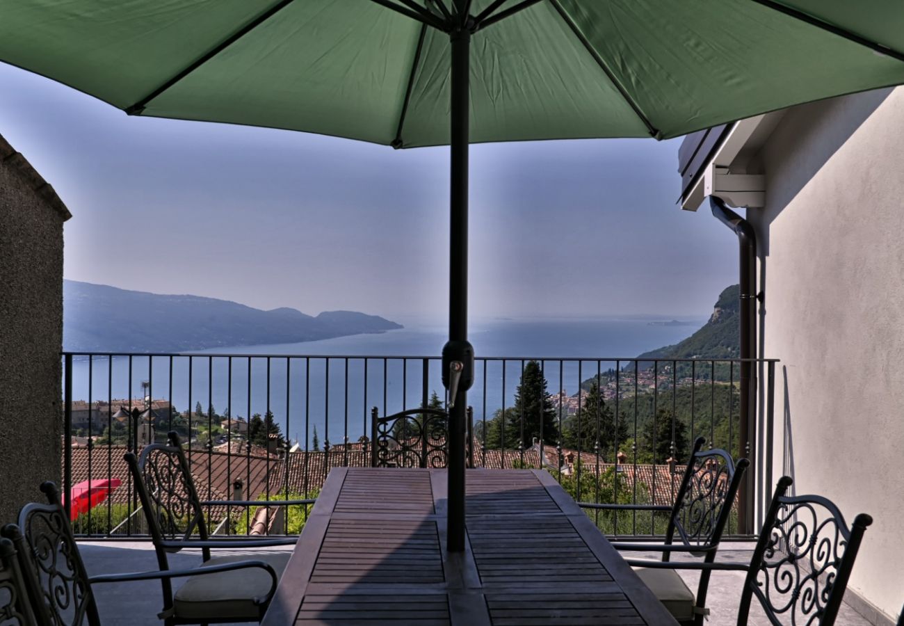 Villa a Tignale - Villa Pineta - Theater Home, con vista lago, stupenda piscina e ideale per famiglie Villa a Tignale - Villa Pineta - Theater Home, con vista lago, stupenda piscina e ideale per famiglie