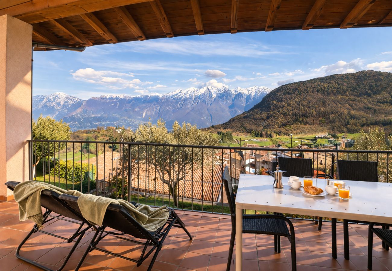 Appartamento a Tignale - Angelica 3 by Theater Home, con balcone e vista lago