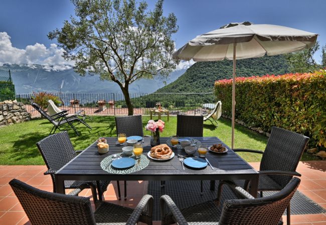 Appartamento a Tignale - Angelica 5 by Theater Home, con giardino recintato e vista lago Appartamento a Tignale - Angelica 5 by Theater Home, con giardino recintato e vista lago