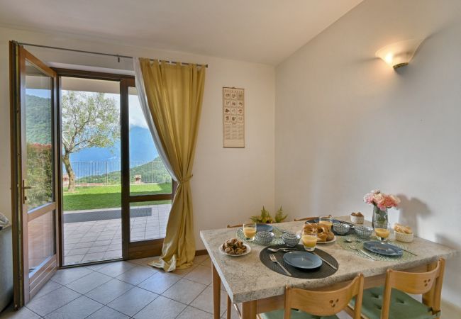 Appartamento a Tignale - Angelica 5 by Theater Home, con giardino recintato e vista lago Appartamento a Tignale - Angelica 5 by Theater Home, con giardino recintato e vista lago