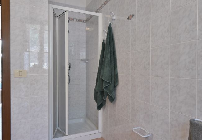 Appartamento a Tignale - Angelica 5 by Theater Home, con giardino recintato e vista lago Appartamento a Tignale - Angelica 5 by Theater Home, con giardino recintato e vista lago