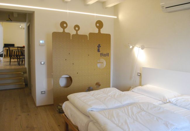 Appartamento a Tignale - La Corte - Finil Theater Home, arredato con gusto e con vista lago Appartamento a Tignale - La Corte - Finil Theater Home, arredato con gusto e con vista lago