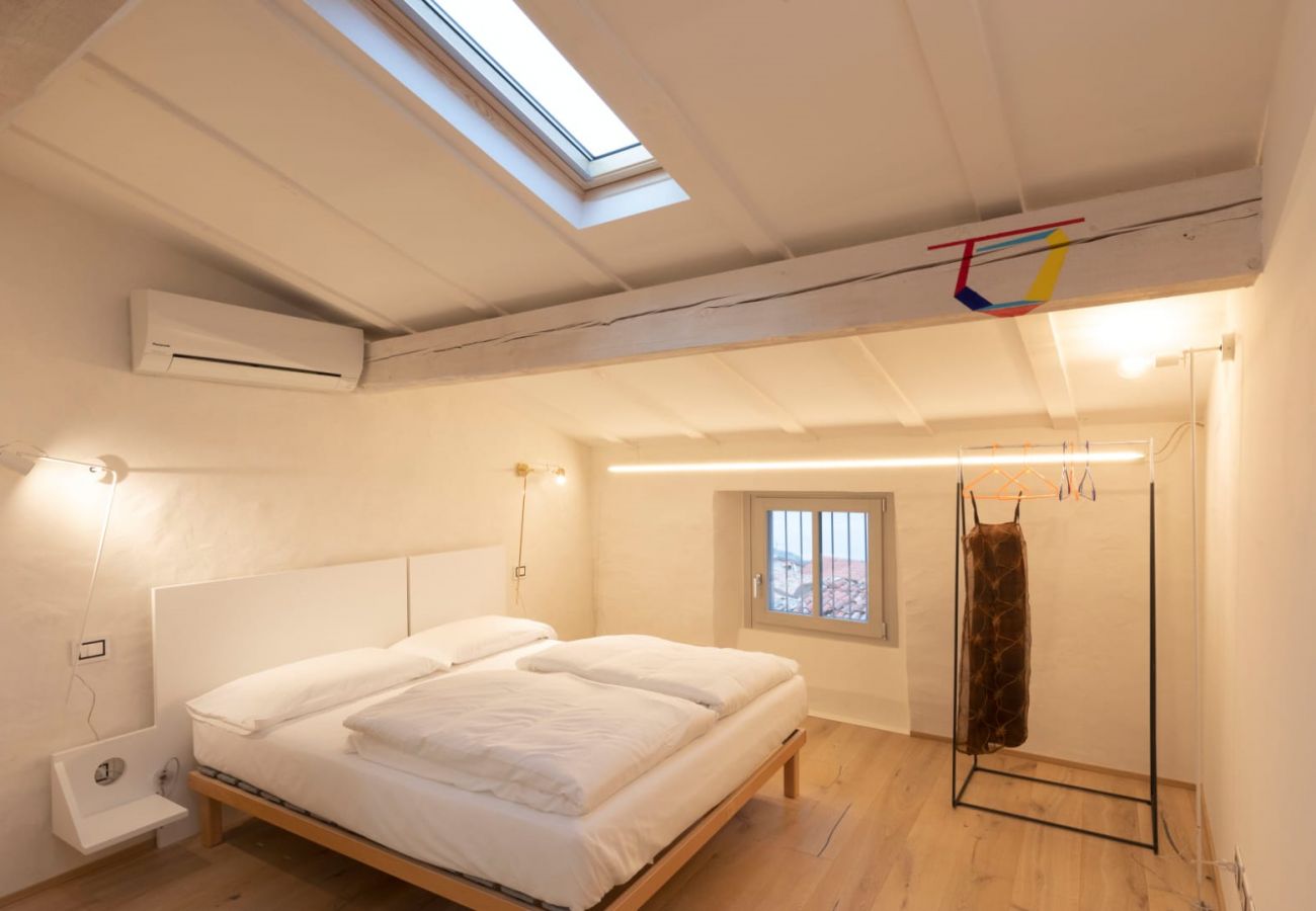 Appartamento a Tignale - La Corte - Finil Theater Home, arredato con gusto e con vista lago Appartamento a Tignale - La Corte - Finil Theater Home, arredato con gusto e con vista lago