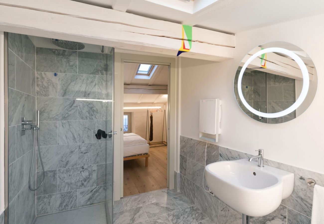 Appartamento a Tignale - La Corte - Finil Theater Home, arredato con gusto e con vista lago Appartamento a Tignale - La Corte - Finil Theater Home, arredato con gusto e con vista lago