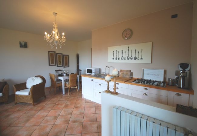Appartamento a Tignale - Tosca - Theater Home, con vista panoramica e due posti auto Appartamento a Tignale - Tosca - Theater Home, con vista panoramica e due posti auto