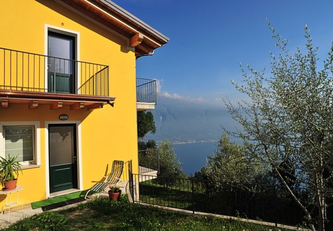 Appartamento a Tignale - I Velieri - Theater Home, con stupenda vista lago Appartamento a Tignale - I Velieri - Theater Home, con stupenda vista lago