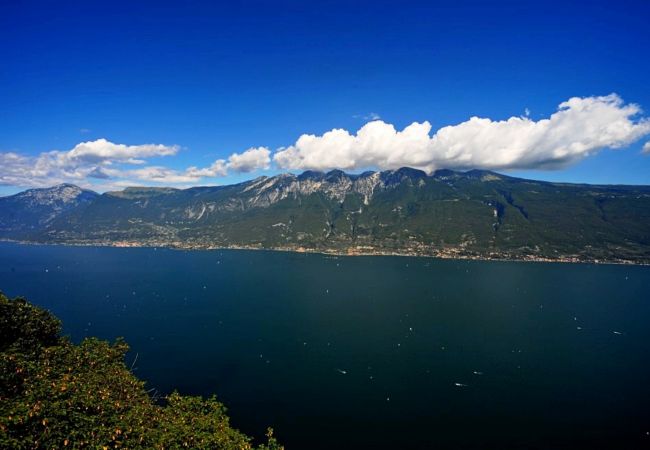 Appartamento a Tignale - I Velieri - Theater Home, con stupenda vista lago Appartamento a Tignale - I Velieri - Theater Home, con stupenda vista lago