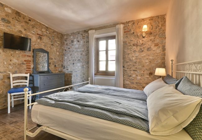 Appartamento a Tignale - Il Melo - Theater Home, con stupenda vista lago Appartamento a Tignale - Il Melo - Theater Home, con stupenda vista lago