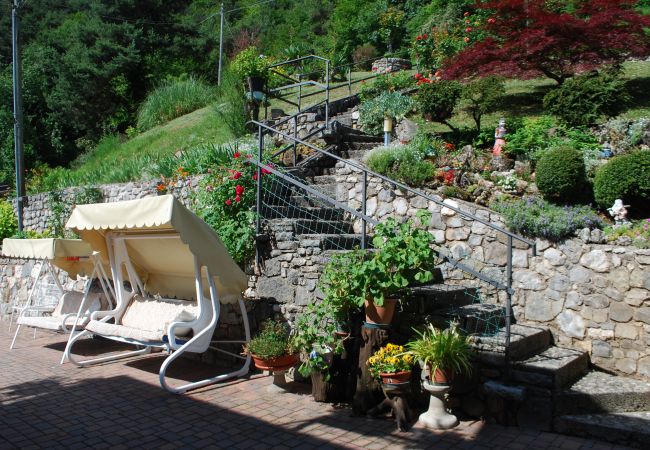 Appartamento a Tignale - Rustico Massimo - Theater Home, con vista panoramica Appartamento a Tignale - Rustico Massimo - Theater Home, con vista panoramica