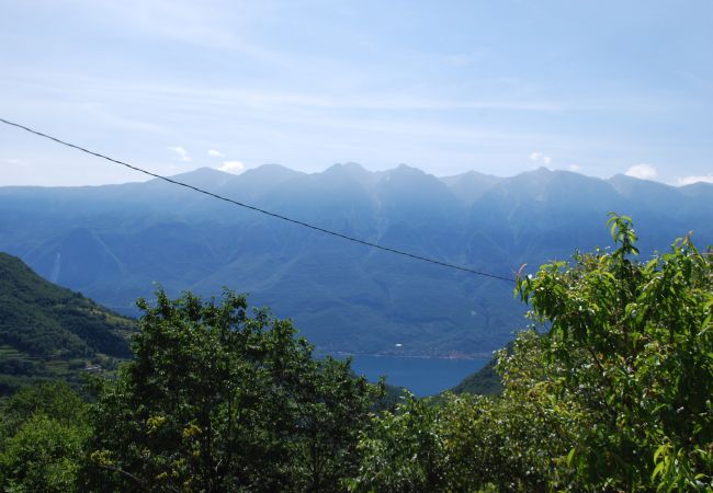Appartamento a Tignale - Rustico Massimo - Theater Home, con vista panoramica Appartamento a Tignale - Rustico Massimo - Theater Home, con vista panoramica
