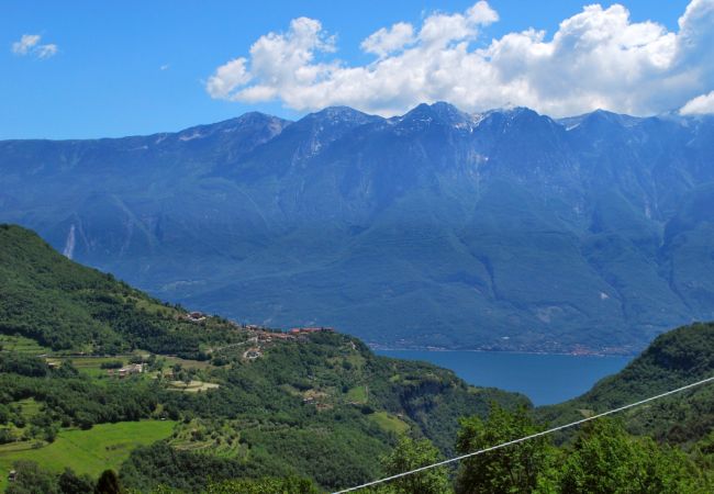 Appartamento a Tignale - Rustico Massimo - Theater Home, con vista panoramica Appartamento a Tignale - Rustico Massimo - Theater Home, con vista panoramica
